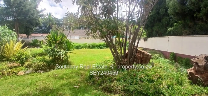 Alex Park commercial property to let