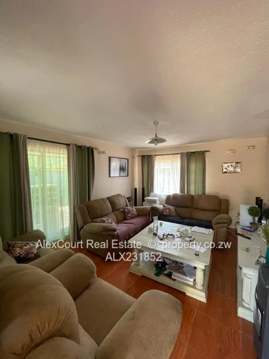 Well-Kept Townhouse Flat in Mt Pleasant