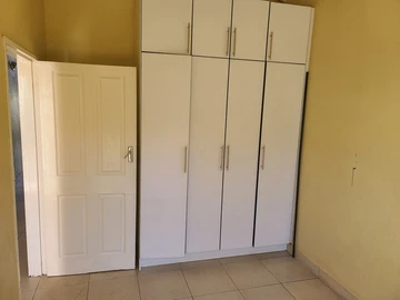 3 Bedroom Flat & Apartment