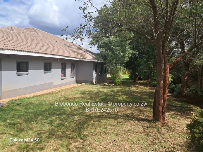 Discover this modern and luxury newly built property in Brookview for Sale! 