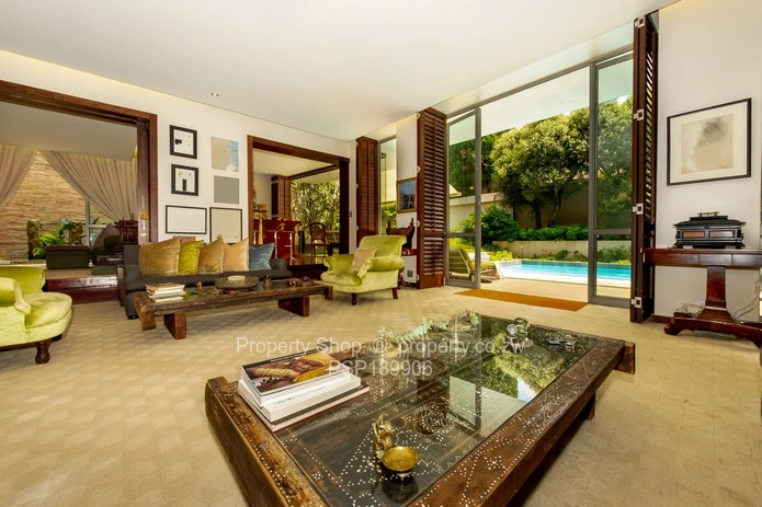 Exquisite and well priced house for sale in one of the most exclusive areas in Sandton, Johannesburg