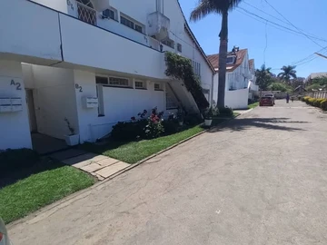 2 Bedroom Flat & Apartment