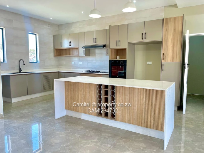 3 bed Arlington Cluster apartment with borehole nice garden 