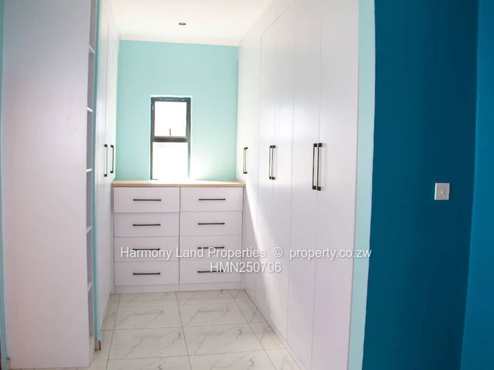 Hogerty Hill- Modern 3 Bedroom Townhouse To Let!!