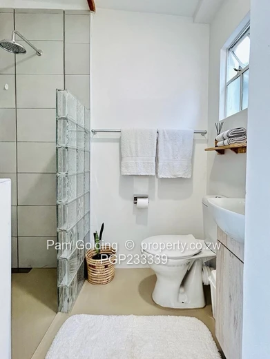 Charming Bedsitter Available In Pamona (Sole Mandate)