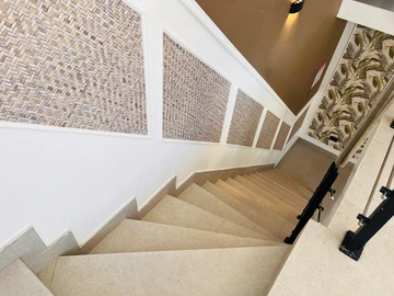 2 Bedroom Flat & Apartment