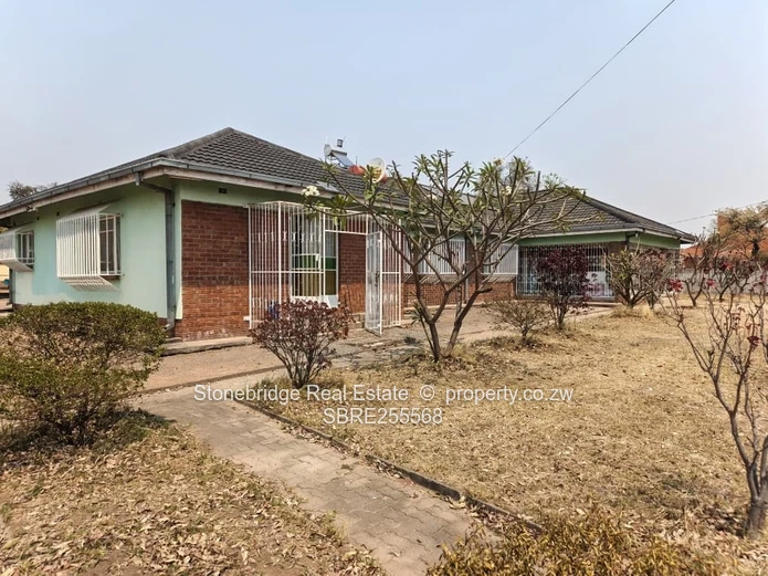3 Bedroom House in Highmount To Rent