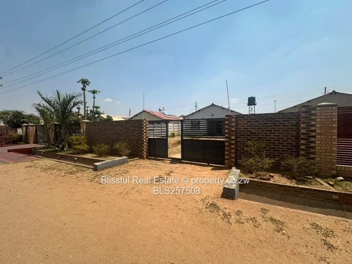 3 Bedroom house for sale in budiriro cabs-Deeds available