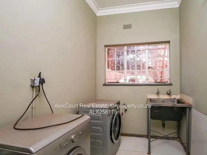 Fully Furnished Apartment In The Avenues!