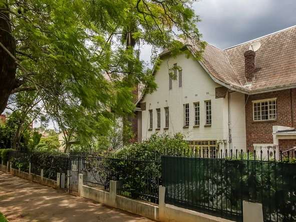 3 Bedroom Flat & Apartment