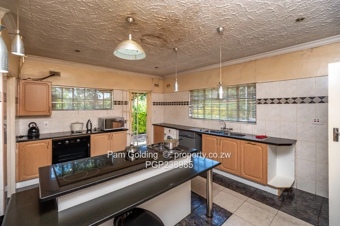 House with seperate cottage - Ideal for Rental Income