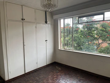 2 Bedroom Flat & Apartment