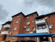 2 Bedroom Flat & Apartment