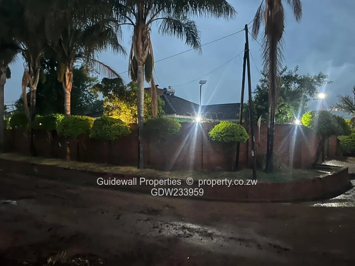 3 bed house for sale in Bloomingdale