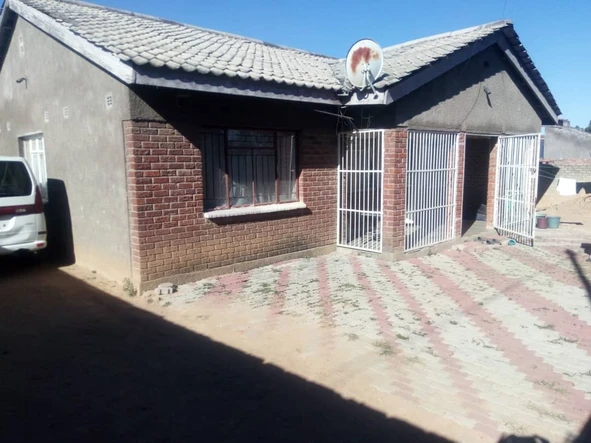 Zimre Park House