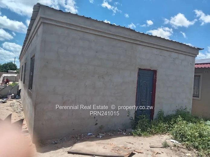 Incomplete house for sale in Cowdrypark