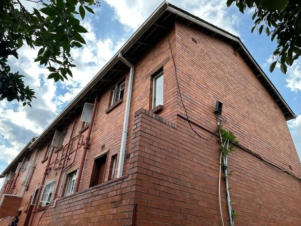 2 Bedroom Flat & Apartment