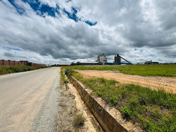 Commercial & Industrial Land