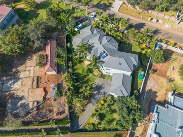 6 Bedroom House