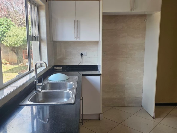 3 Bedroom Flat & Apartment