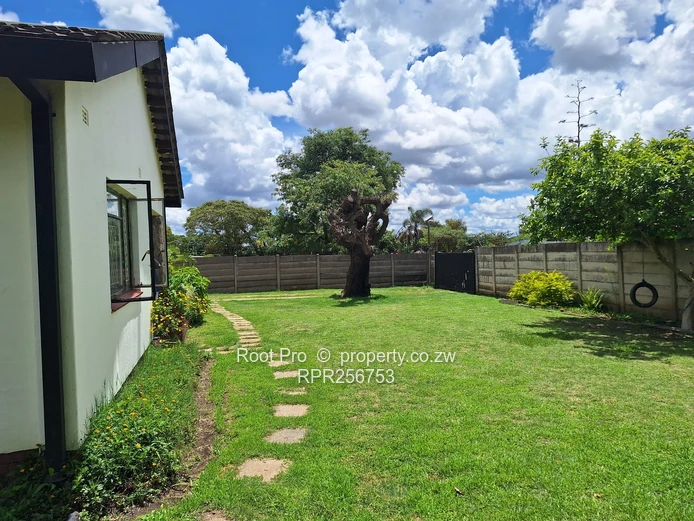 Spacious, excellent location and incredible buy! (Sole Mandate)