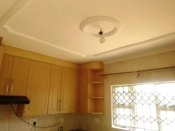 2 Bedroom Flat & Apartment