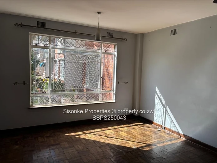 2 bed garden flat for rent-Palmer Court,Avondale 