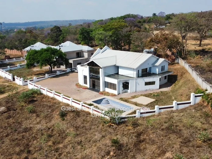 HELENSVALE 14,169m² DEVELOPMENT OPPORTUNITY | USD $2.2M