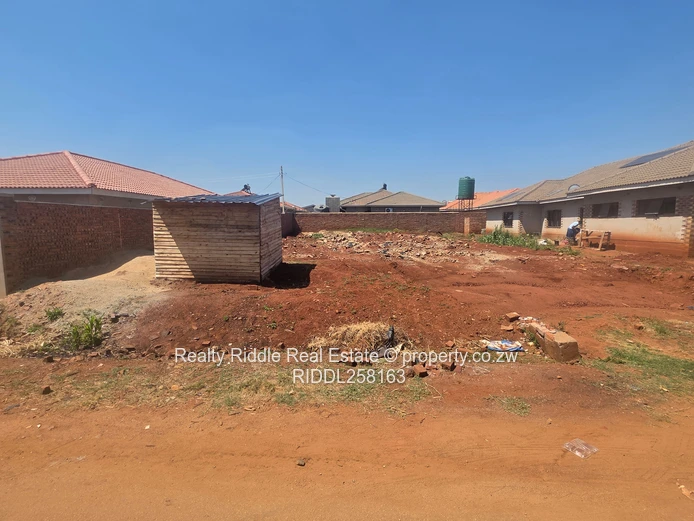 558m² Stand Ashdown Park, Harare West —  Tarred, Sewered