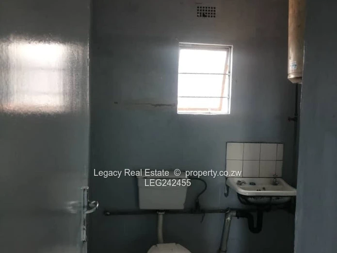 Willowvale 2-Bedroom Flat for Sale (3rd Floor)