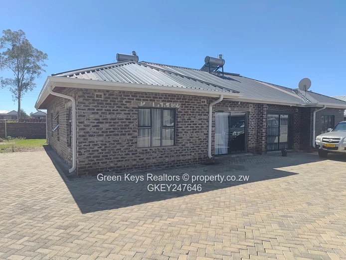 Marlborough 3 beds cluster unit for sale
