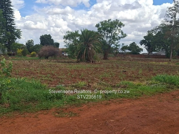 8,131 m² Gletwin Park Stand — Tarred & Gravel Access