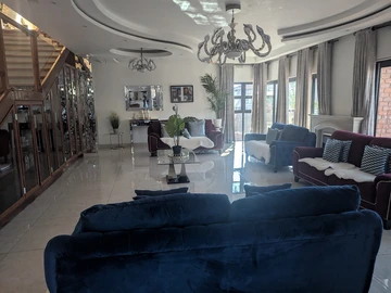 5 Bedroom House