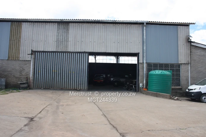 Spacious factory/warehouse