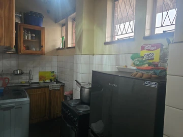 2 Bedroom Flat & Apartment