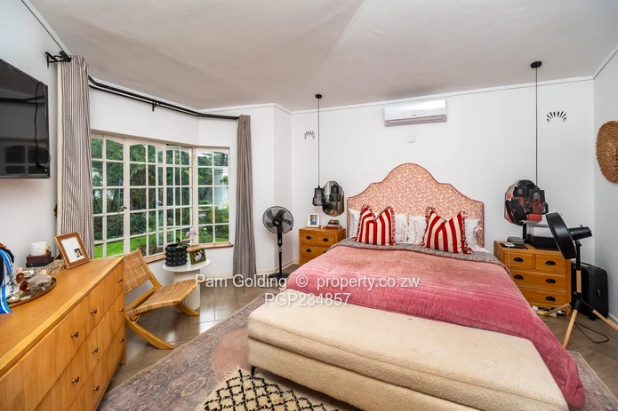 Modern 3-Bedroom Townhouse in Sought-After Greenhithe Mews (Sole Mandate)