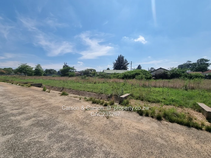 Fully serviced in good location...