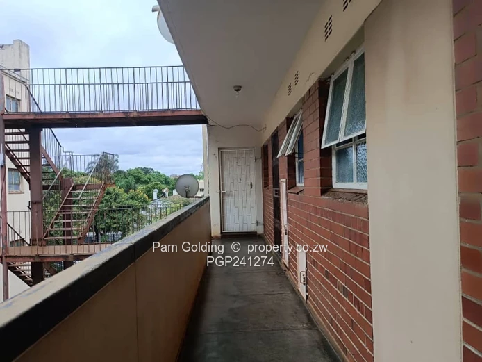  Neat one bed flat for sale!