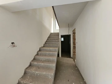 4 Bedroom Garden Flat