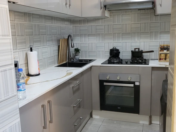 2 Bedroom Flat & Apartment