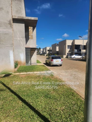 Mount Pleasant 3-Bed Garden Flat — Gated
