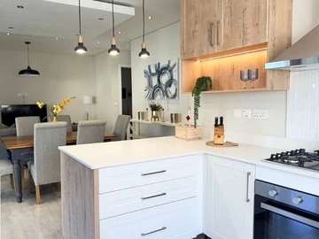 3 Bedroom Flat & Apartment