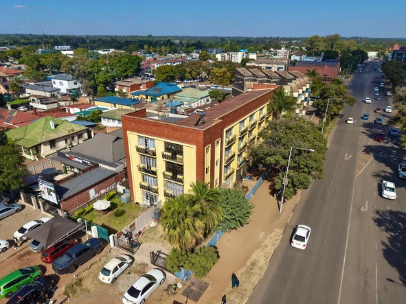 2 Bedroom Flat & Apartment