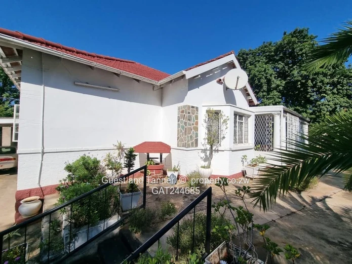 Bulawayo CBD Property - 2 Bedroom House for Sale in Parkview