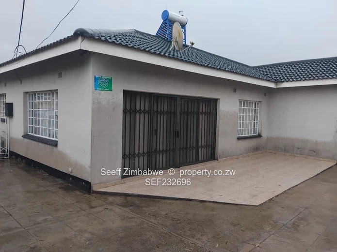 Selbourne Park, Bulawayo – Modern 3-Bedroom Townhouse for Sale (Chelmsford Road) (Sole Mandate)