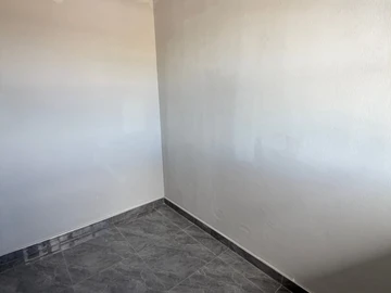 2 Bedroom Flat & Apartment