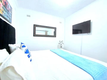 8 Bedroom House