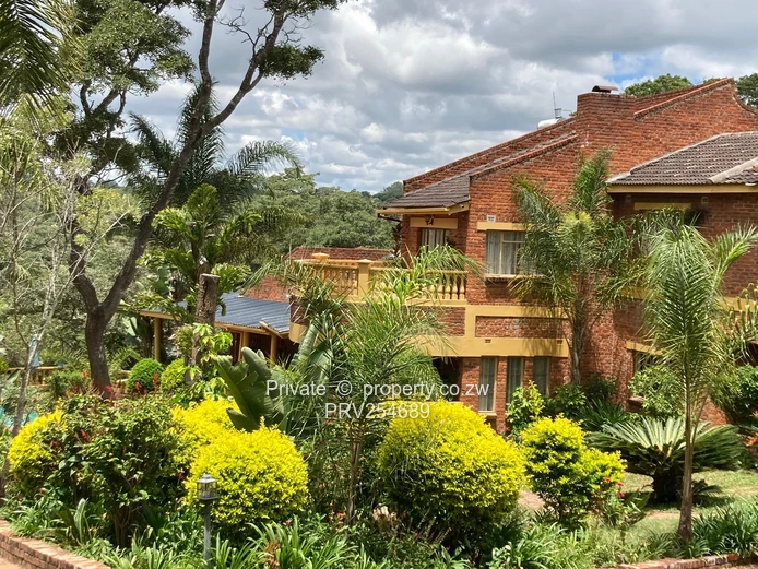 Executive 9bd dble storey house designed as a lodge 
