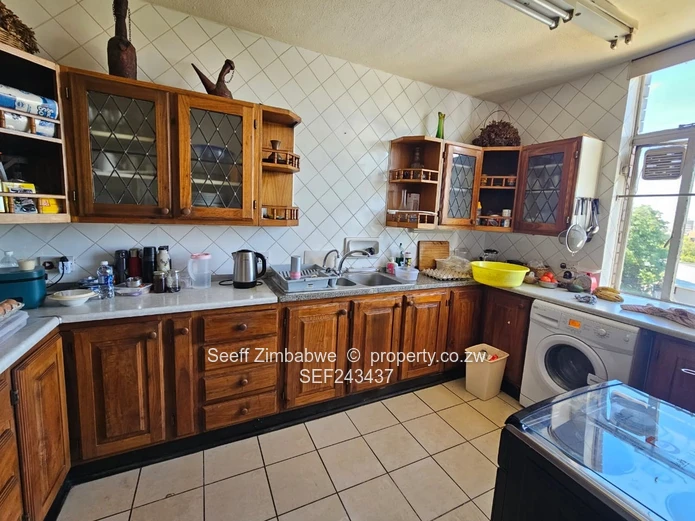 Northwold Sanctuary: Sophisticated 3-Bedroom Living