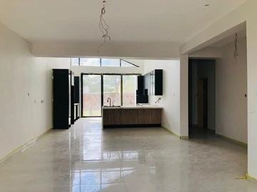 4 Bedroom Garden Flat